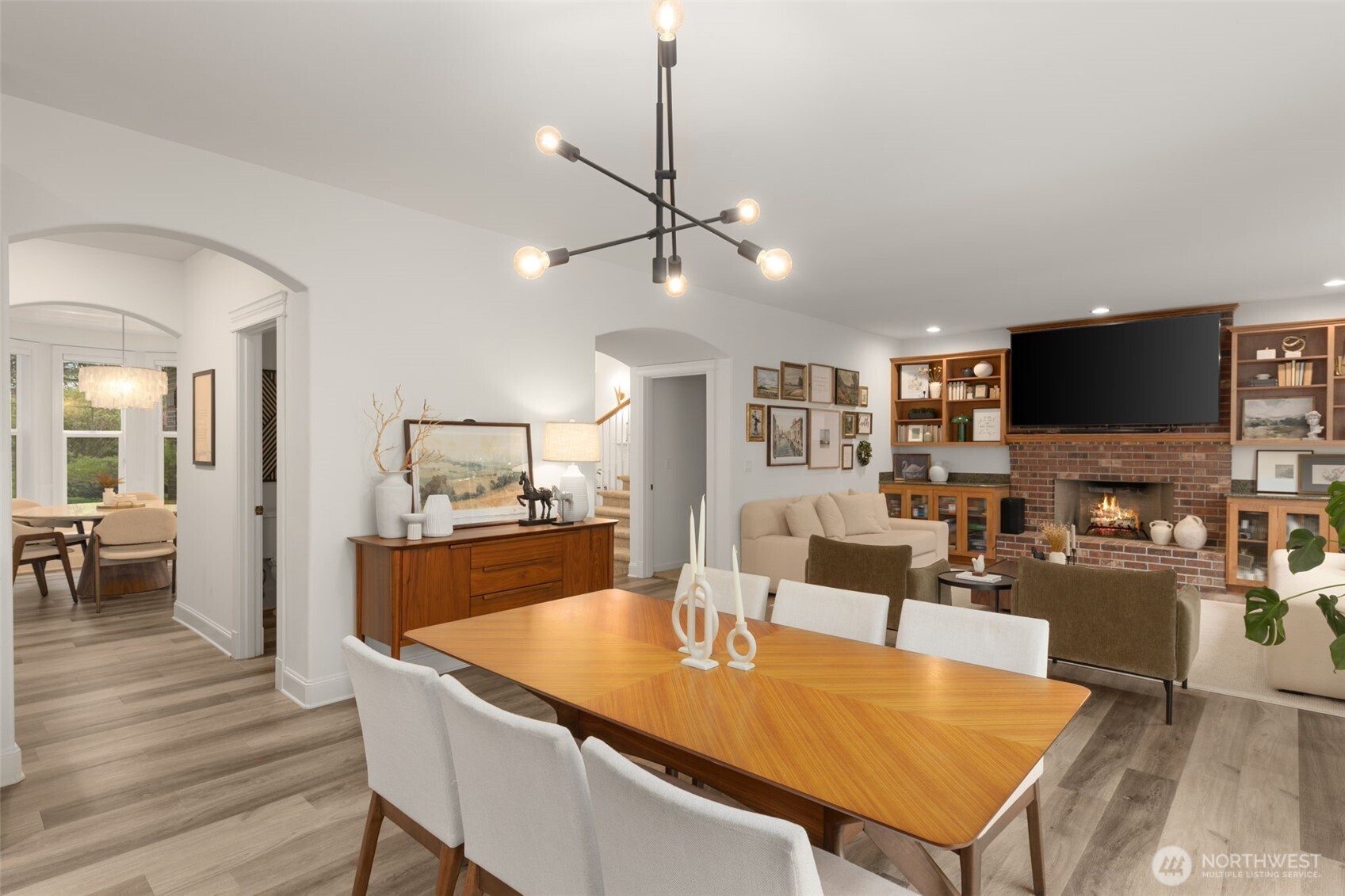 15820 104th Avenue NE, Bothell, WA 98011