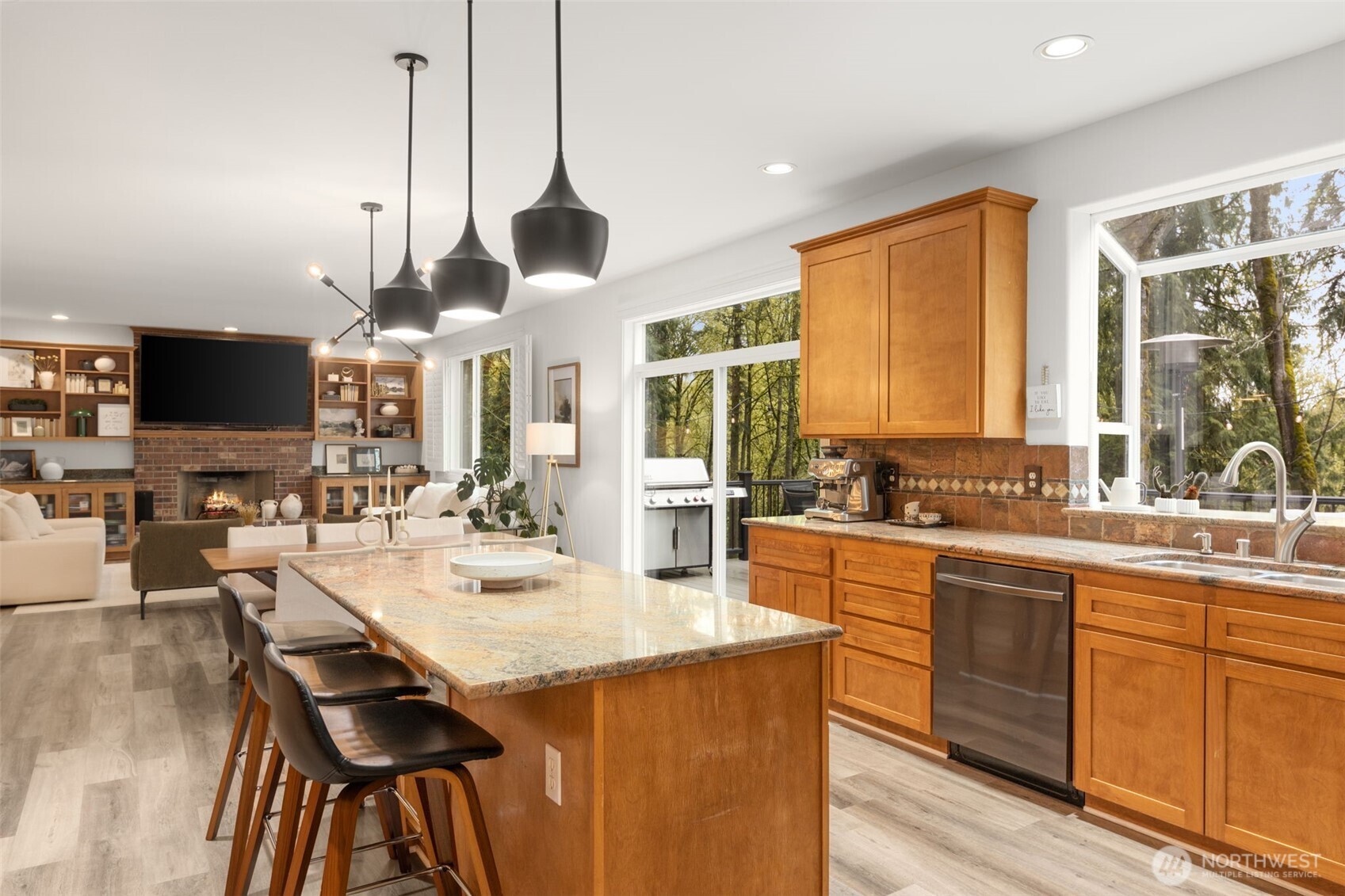 15820 104th Avenue NE, Bothell, WA 98011