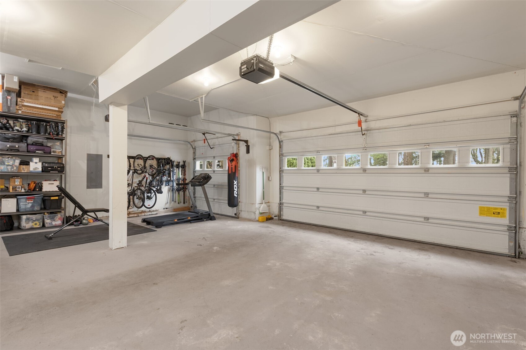 15820 104th Avenue NE, Bothell, WA 98011