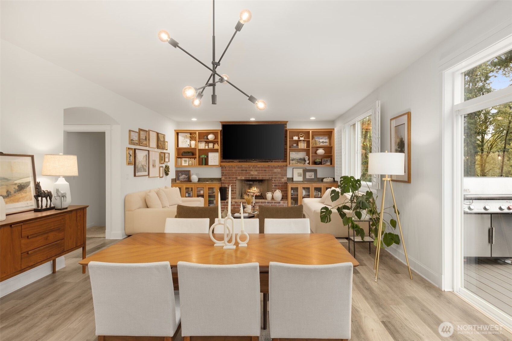 15820 104th Avenue NE, Bothell, WA 98011