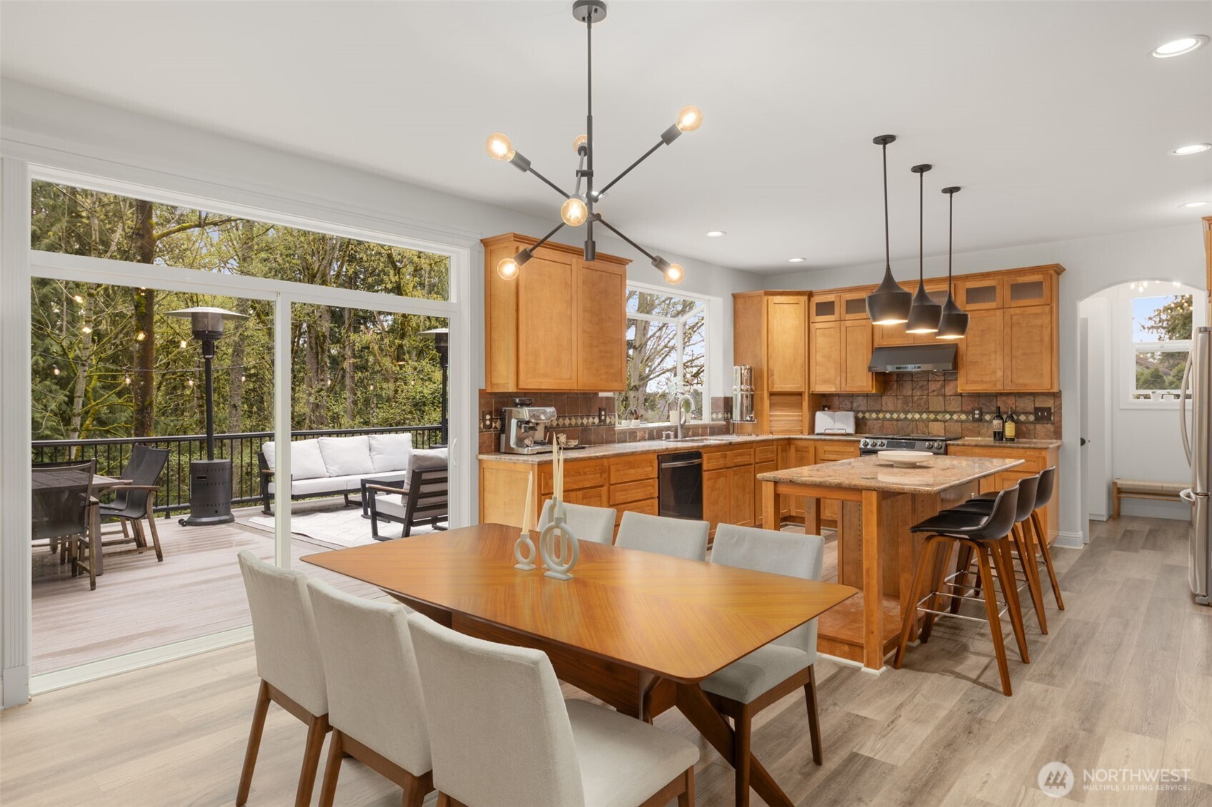 15820 104th Avenue NE, Bothell, WA 98011