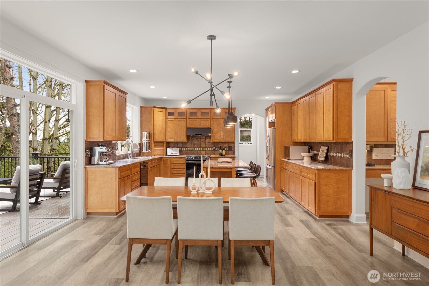 15820 104th Avenue NE, Bothell, WA 98011