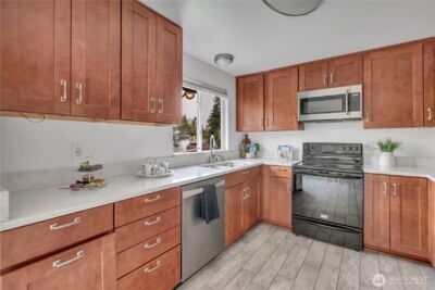 11305 SE 228th Place , Kent, WA 98031 - Photo 5