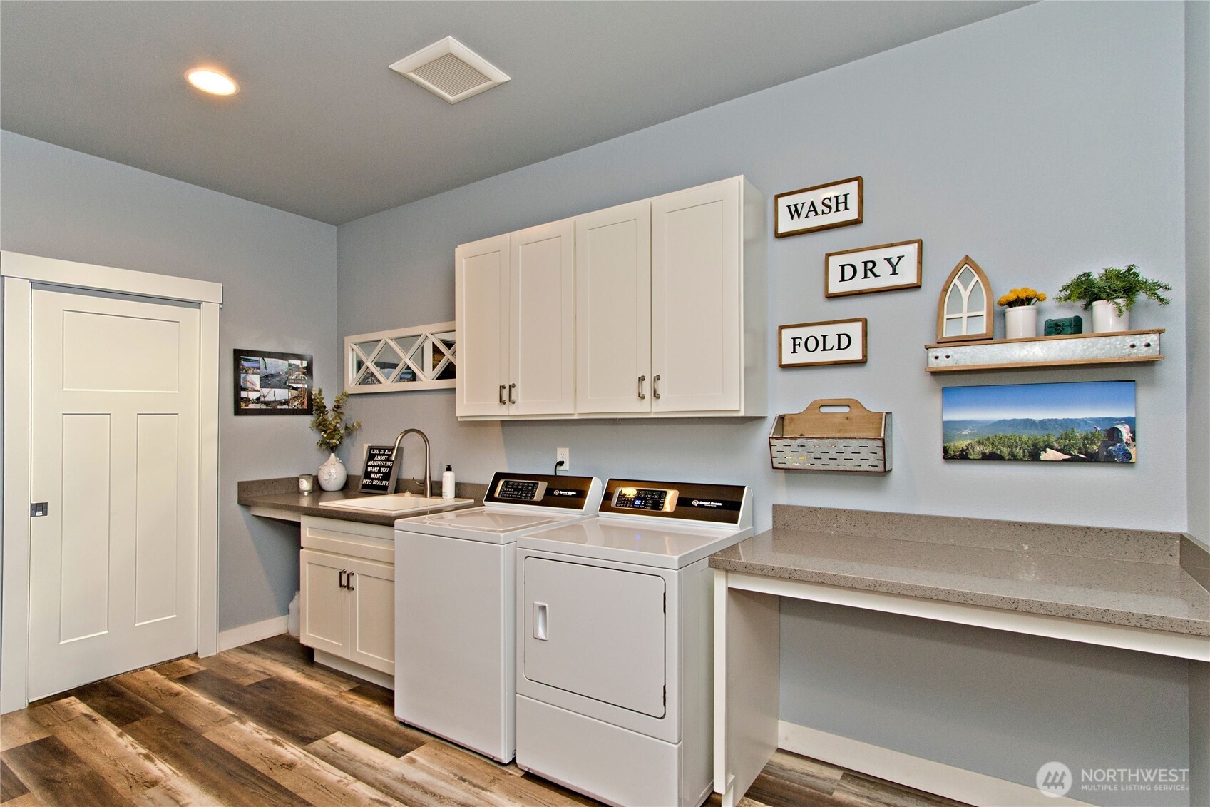 380 Hopkins Court , Carbonado, WA 98323