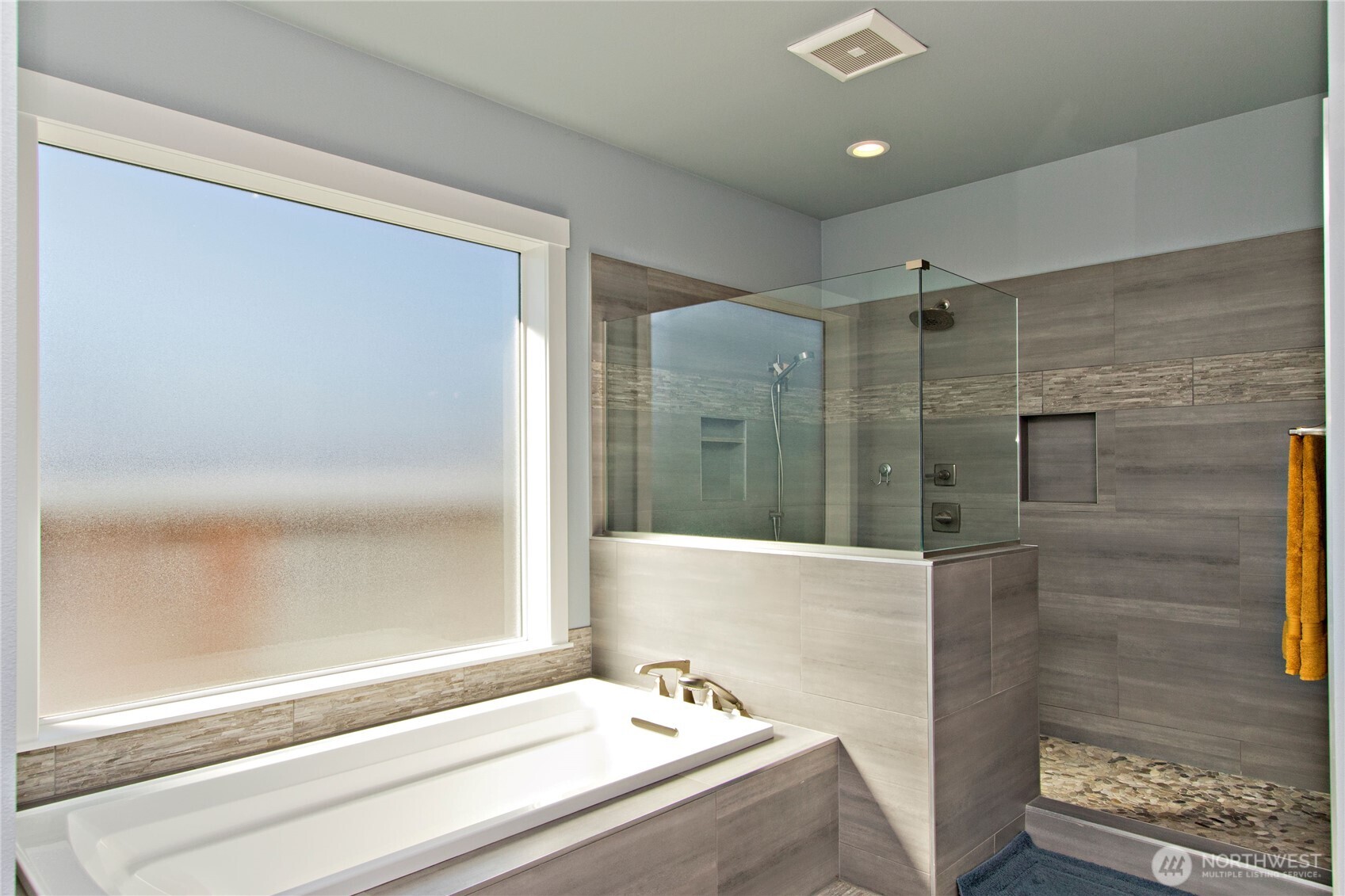 380 Hopkins Court , Carbonado, WA 98323