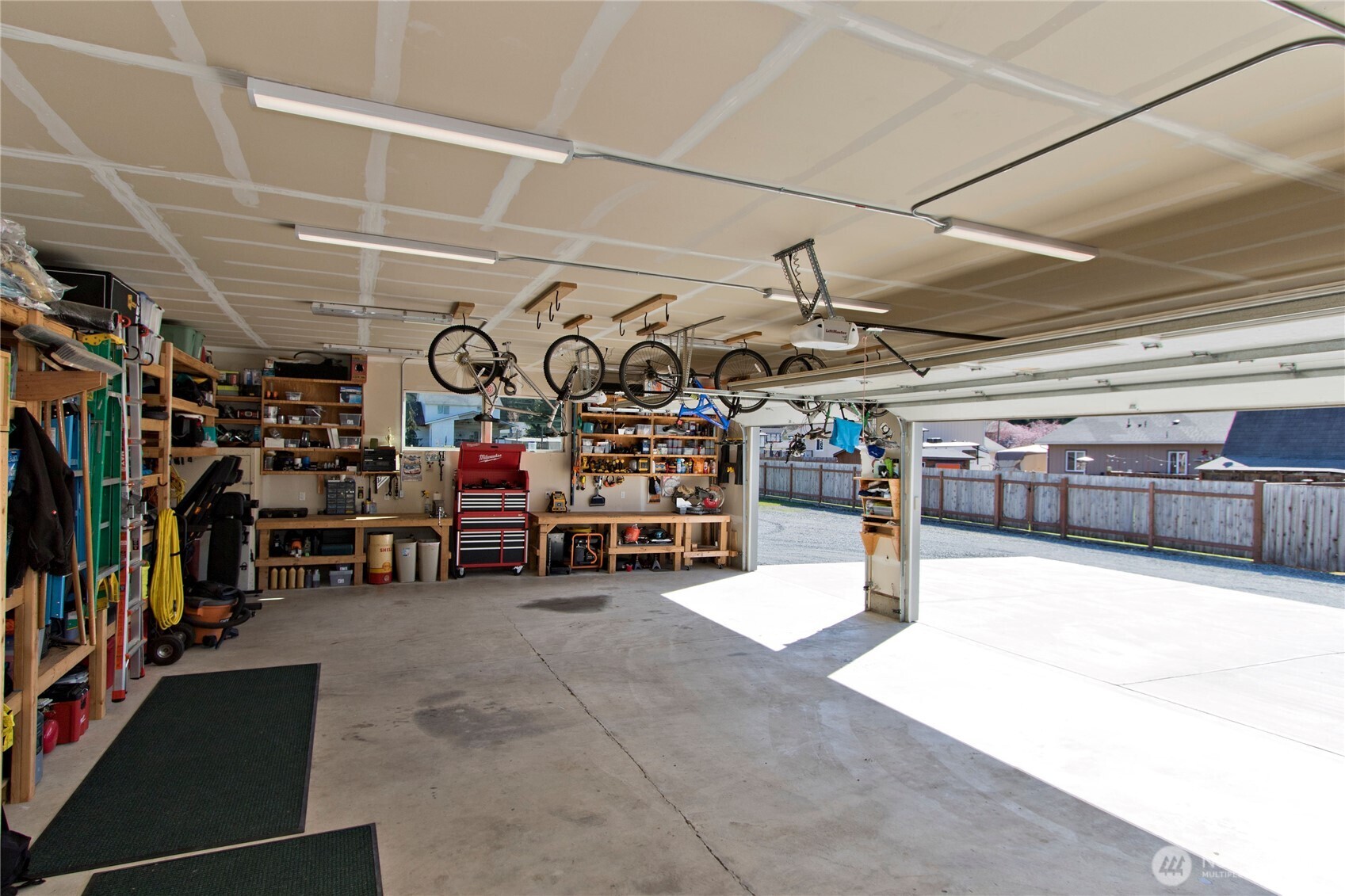 380 Hopkins Court , Carbonado, WA 98323