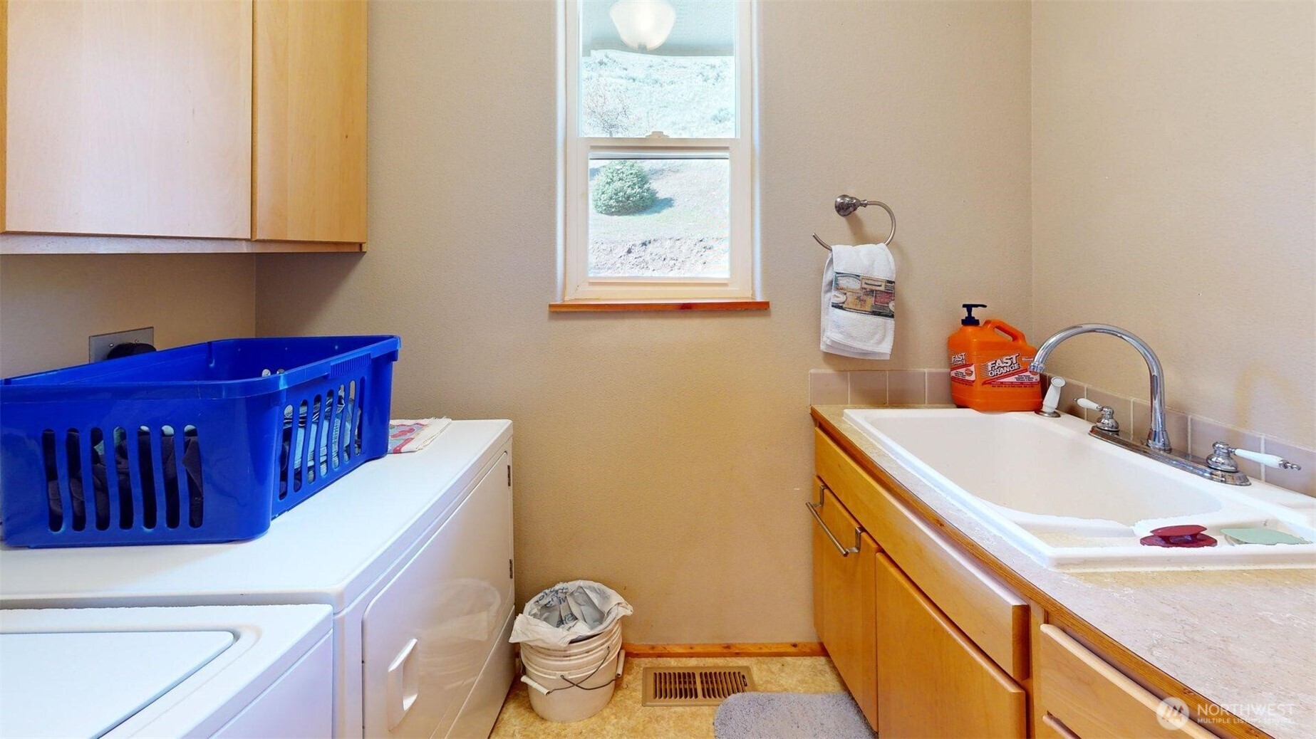 1811 Pine Creek , Tonasket, WA 98855