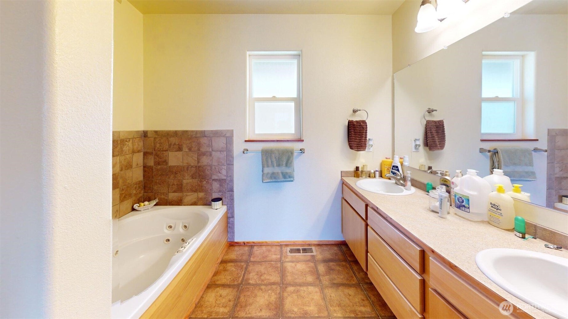 1811 Pine Creek , Tonasket, WA 98855
