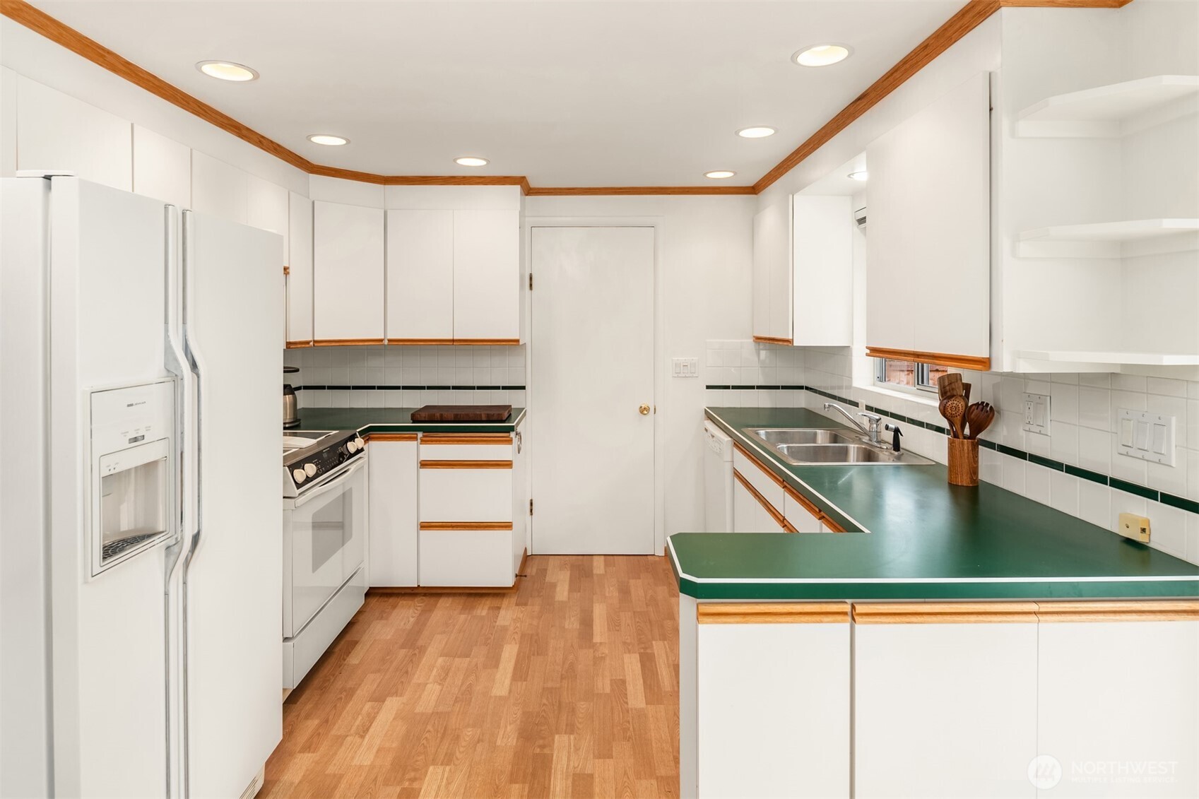 533 N 185th Place , Shoreline, WA 98133