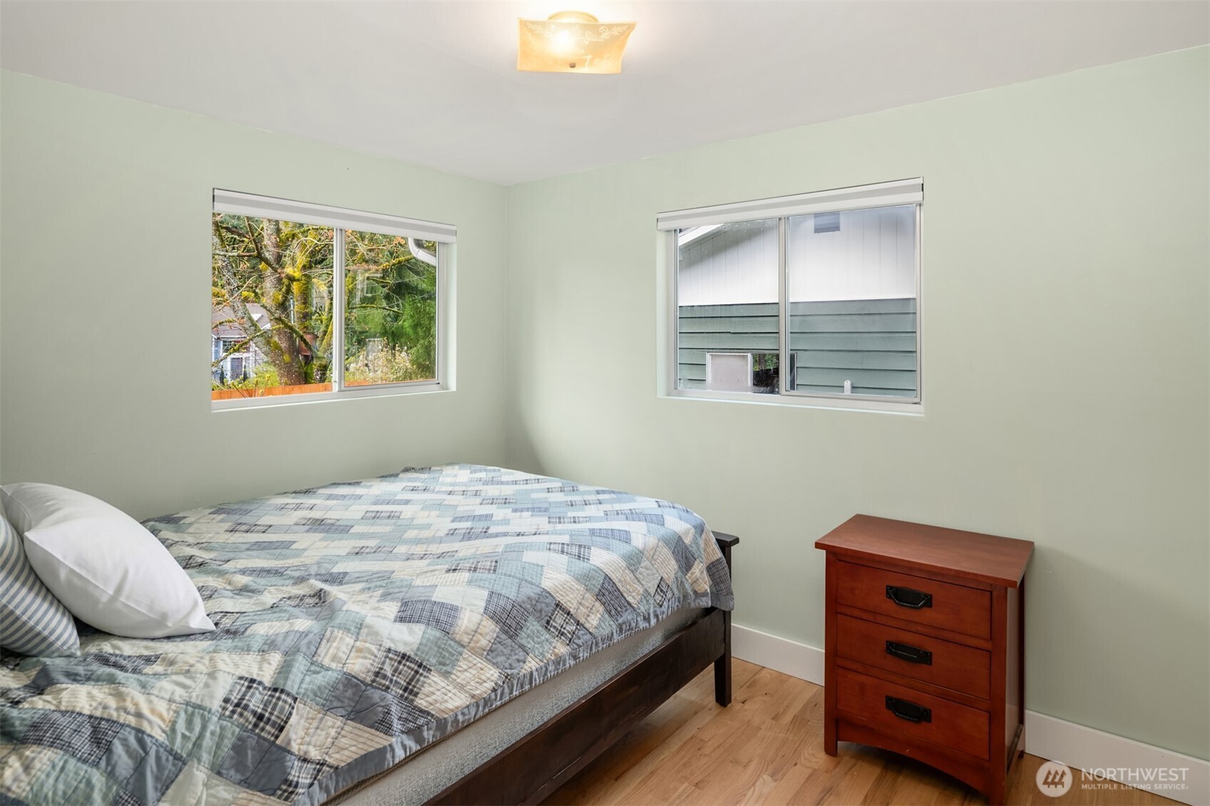 533 N 185th Place , Shoreline, WA 98133