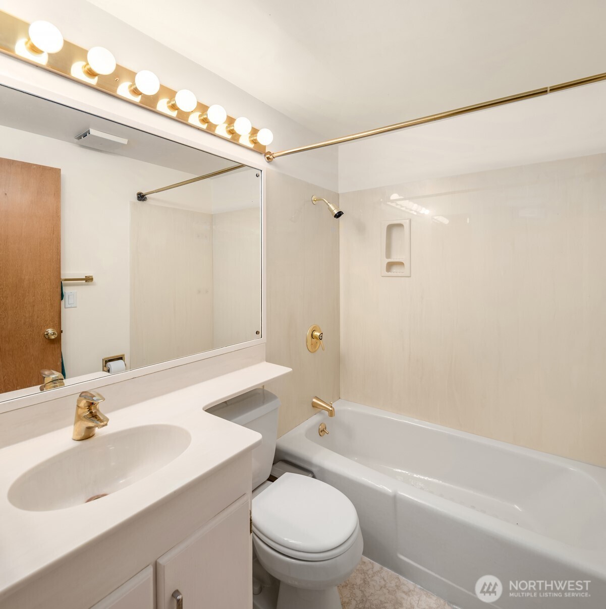 533 N 185th Place , Shoreline, WA 98133