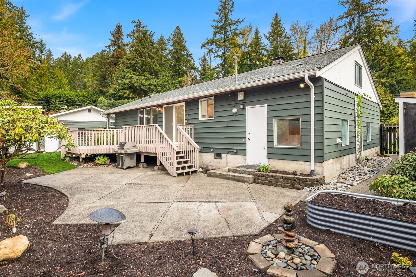 533 N 185th Place , Shoreline, WA 98133