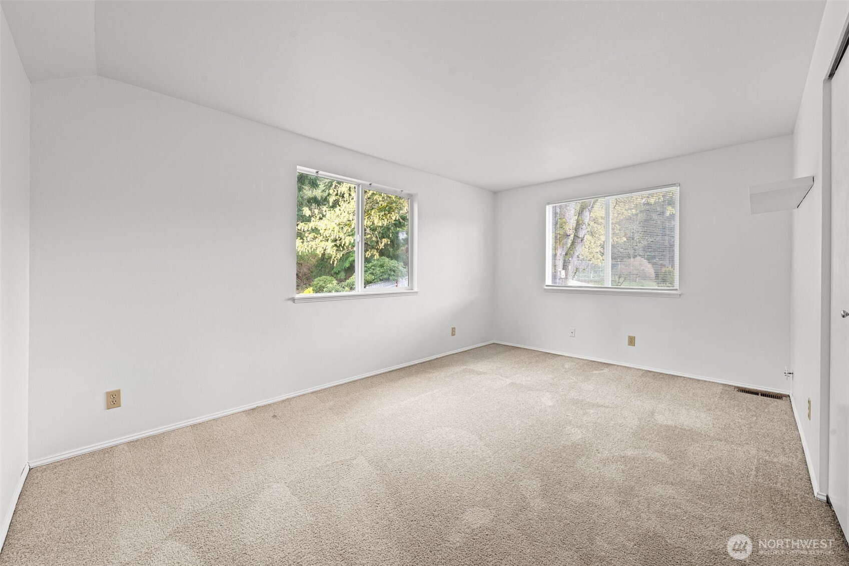 28813 14th Avenue S, Federal Way, WA 98003
