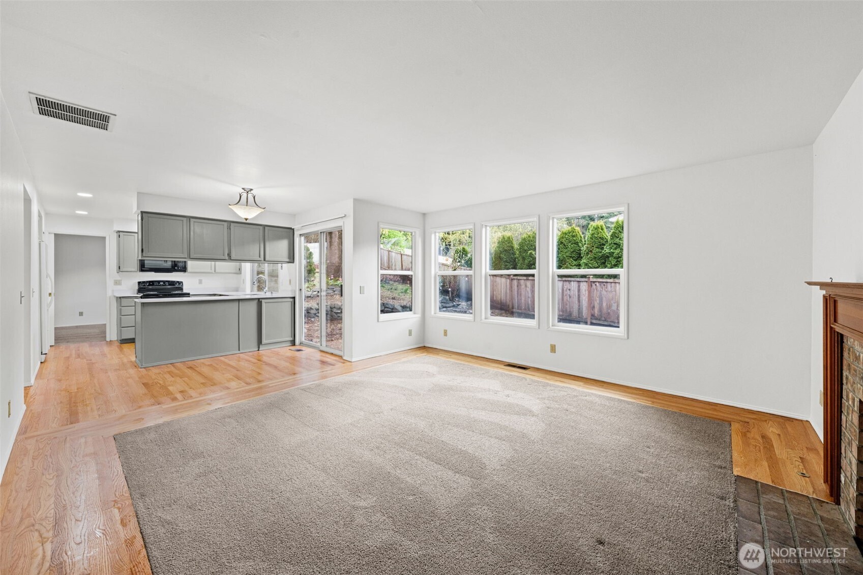 28813 14th Avenue S, Federal Way, WA 98003