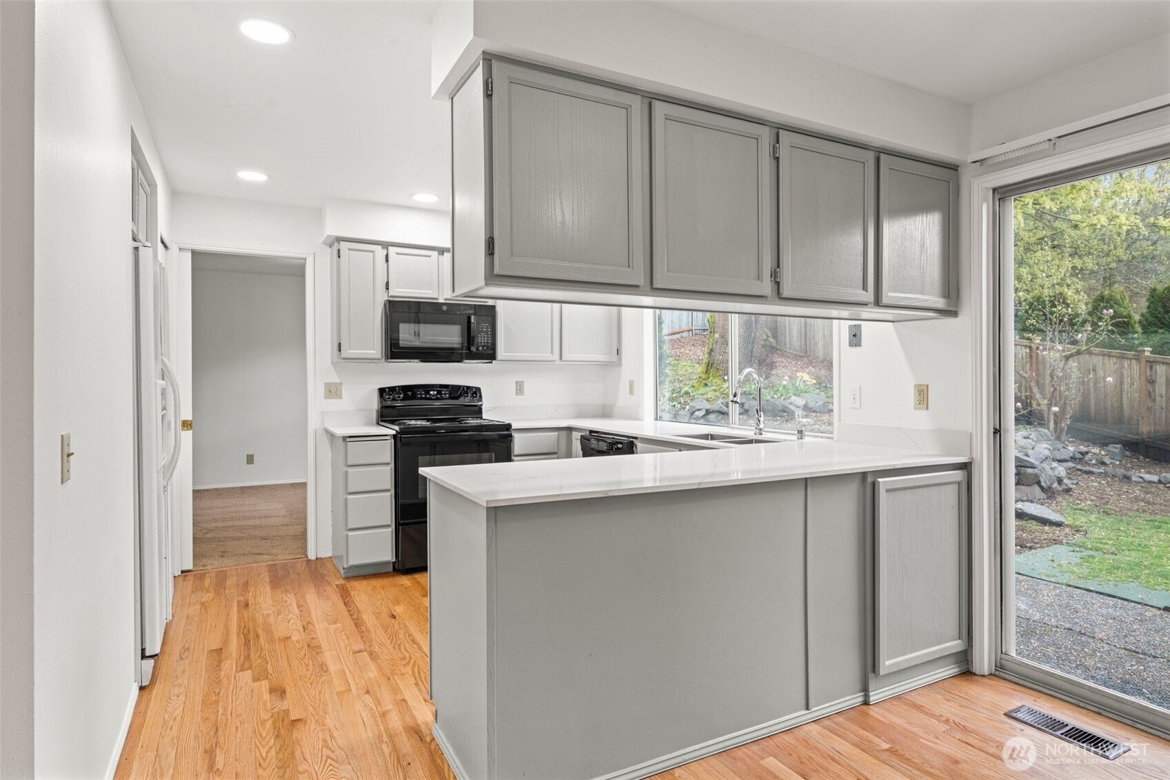 28813 14th Avenue S, Federal Way, WA 98003
