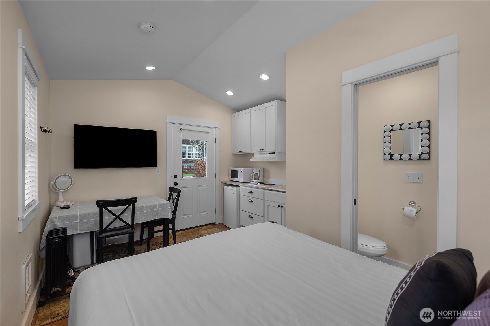 3 Float Lane , Pacific Beach, WA 98571