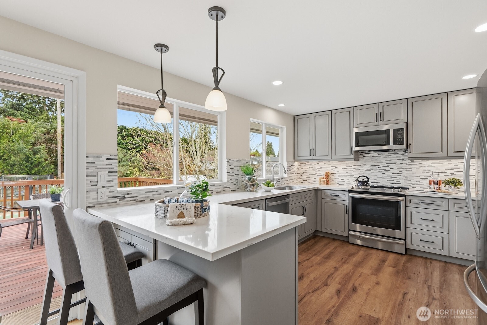 22916 72nd Place W, Mountlake Terrace, WA 98043