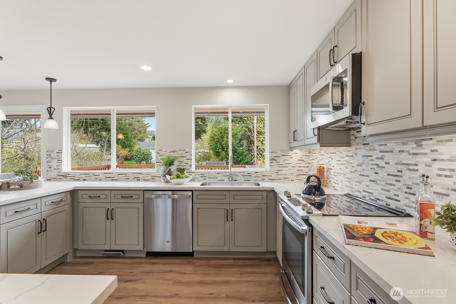 22916 72nd Place W, Mountlake Terrace, WA 98043
