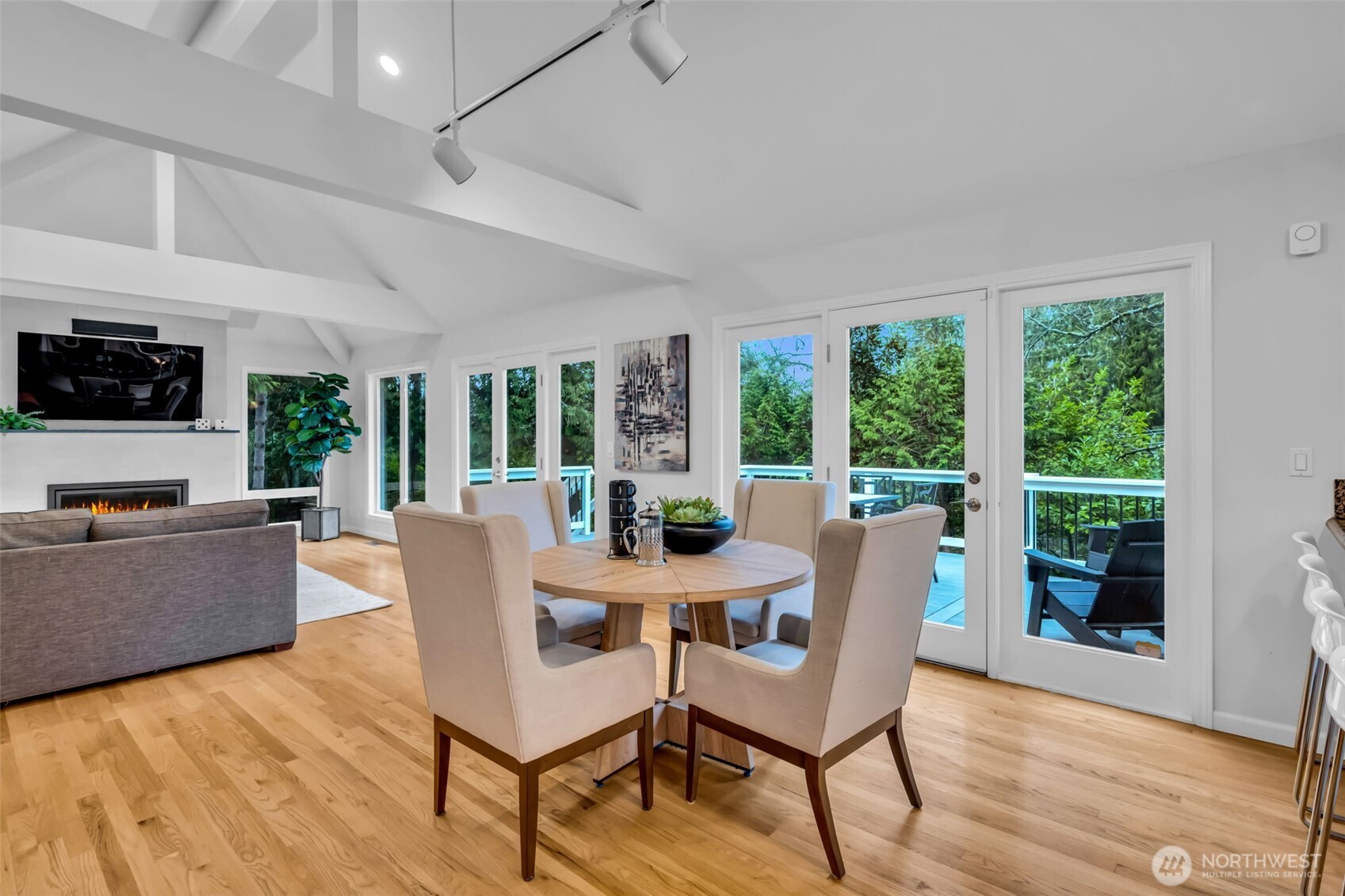 8402 SE 53rd Place , Mercer Island, WA 98040