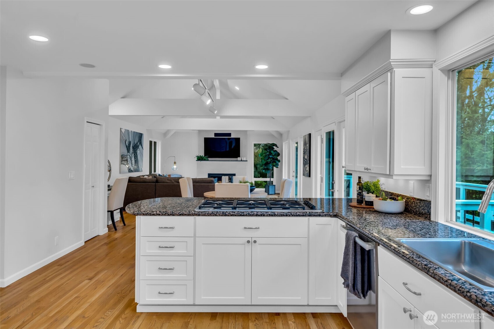 8402 SE 53rd Place , Mercer Island, WA 98040