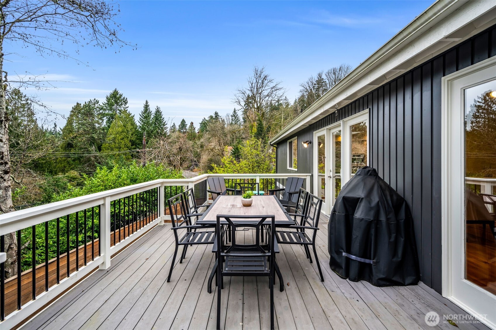 8402 SE 53rd Place , Mercer Island, WA 98040