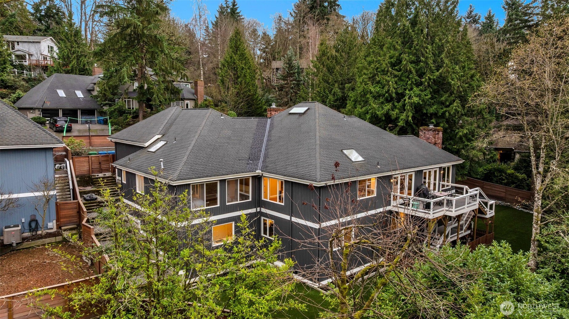 8402 SE 53rd Place , Mercer Island, WA 98040
