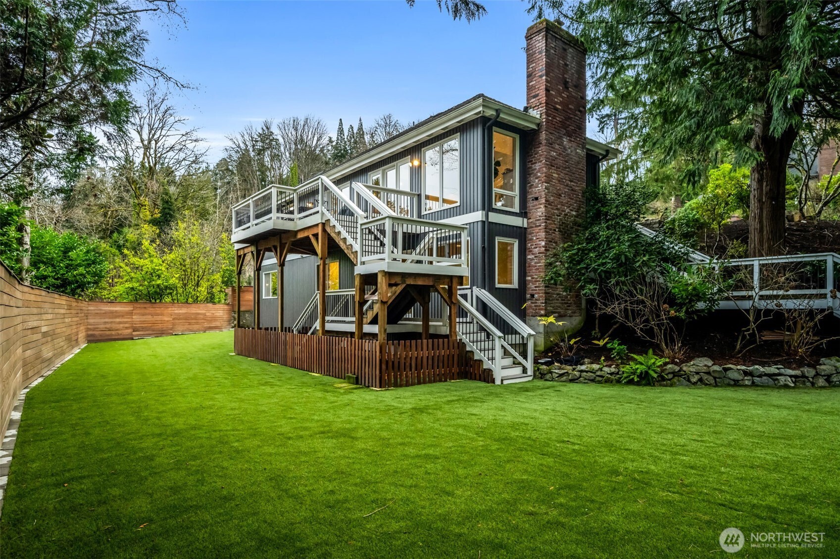8402 SE 53rd Place , Mercer Island, WA 98040
