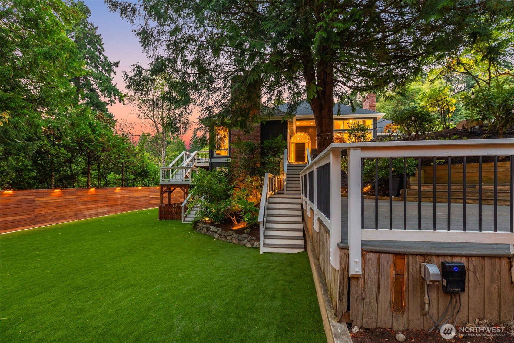 8402 SE 53rd Place , Mercer Island, WA 98040