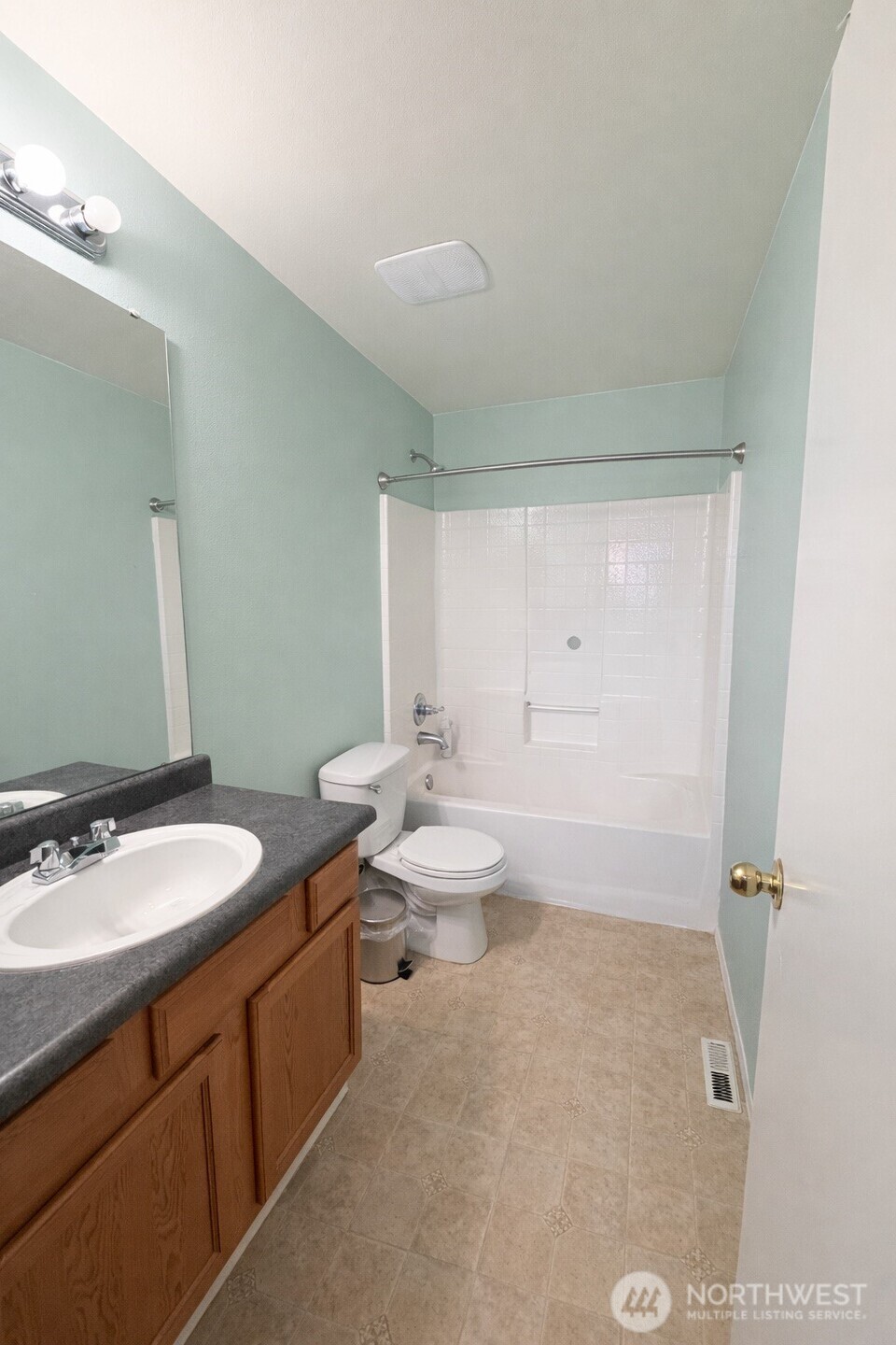 615 Monarch Boulevard , Mount Vernon, WA 98273