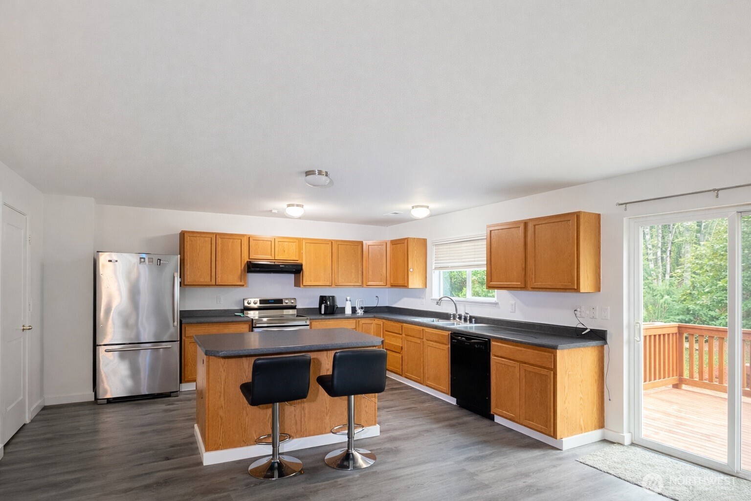 615 Monarch Boulevard , Mount Vernon, WA 98273