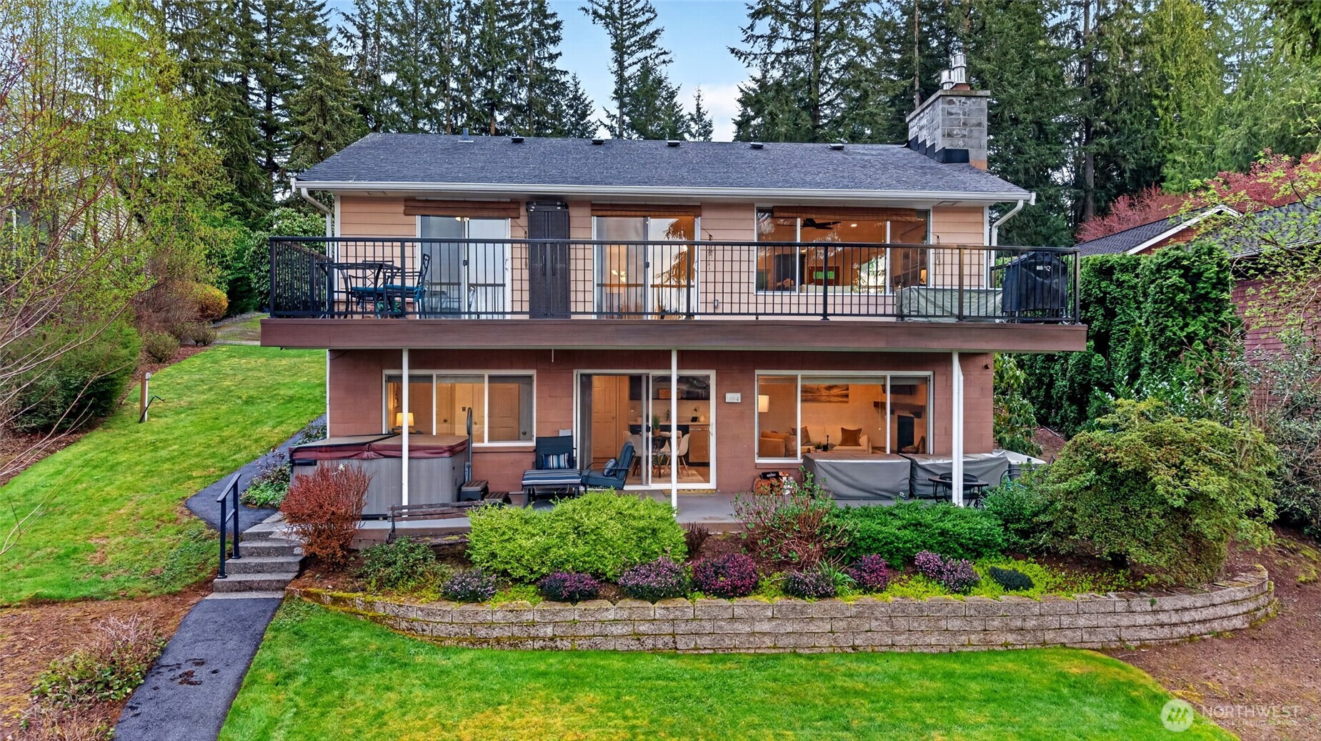23330 E Echo Lake Road , Snohomish, WA 98296