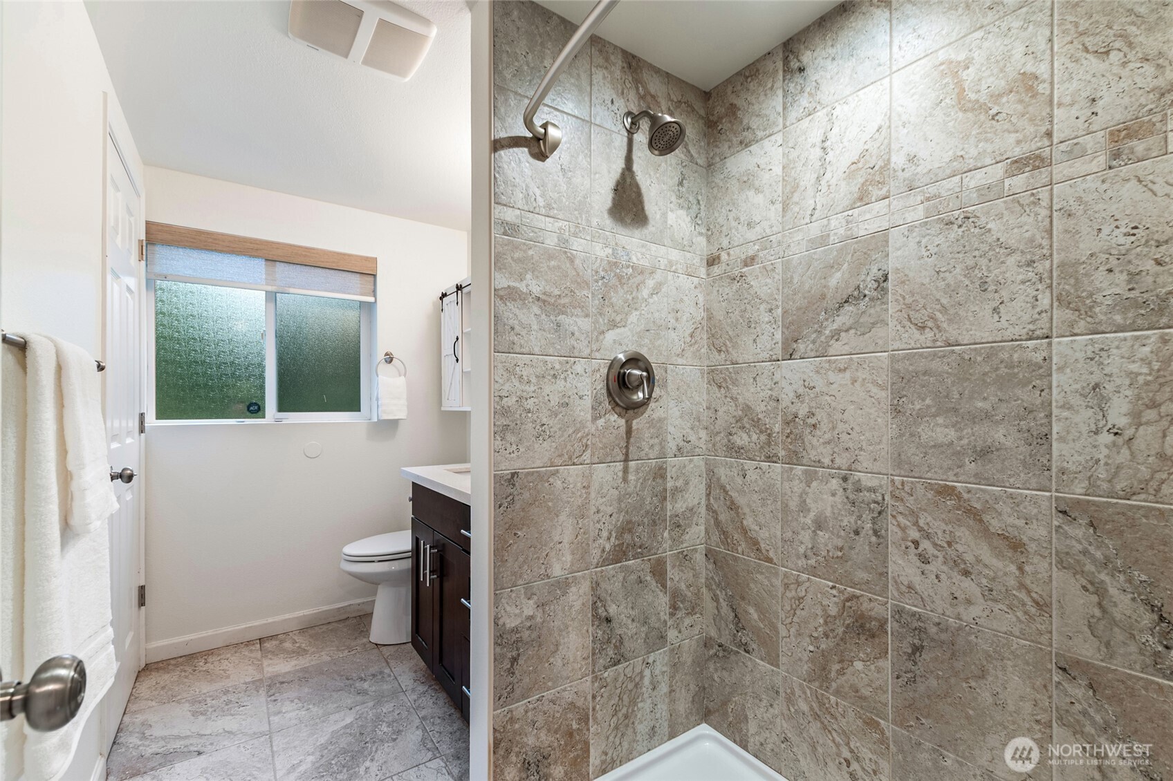 23330 E Echo Lake Road , Snohomish, WA 98296