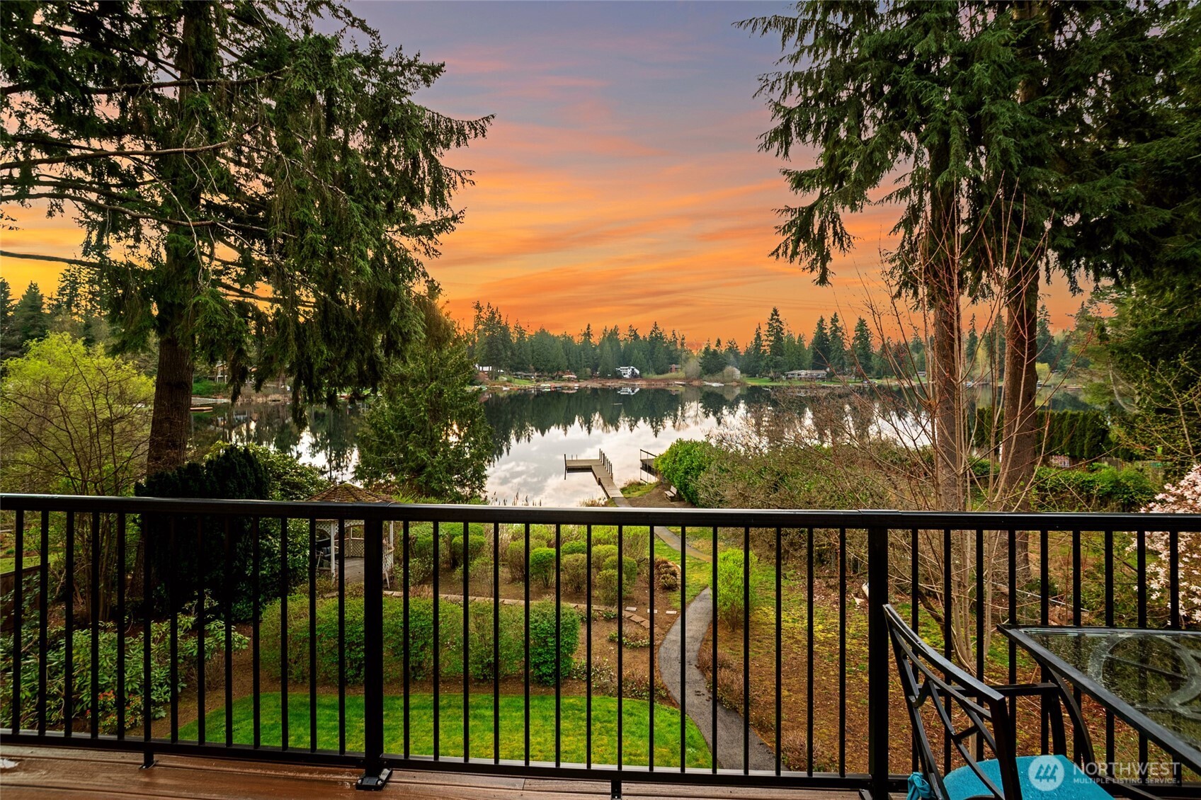 23330 E Echo Lake Road , Snohomish, WA 98296