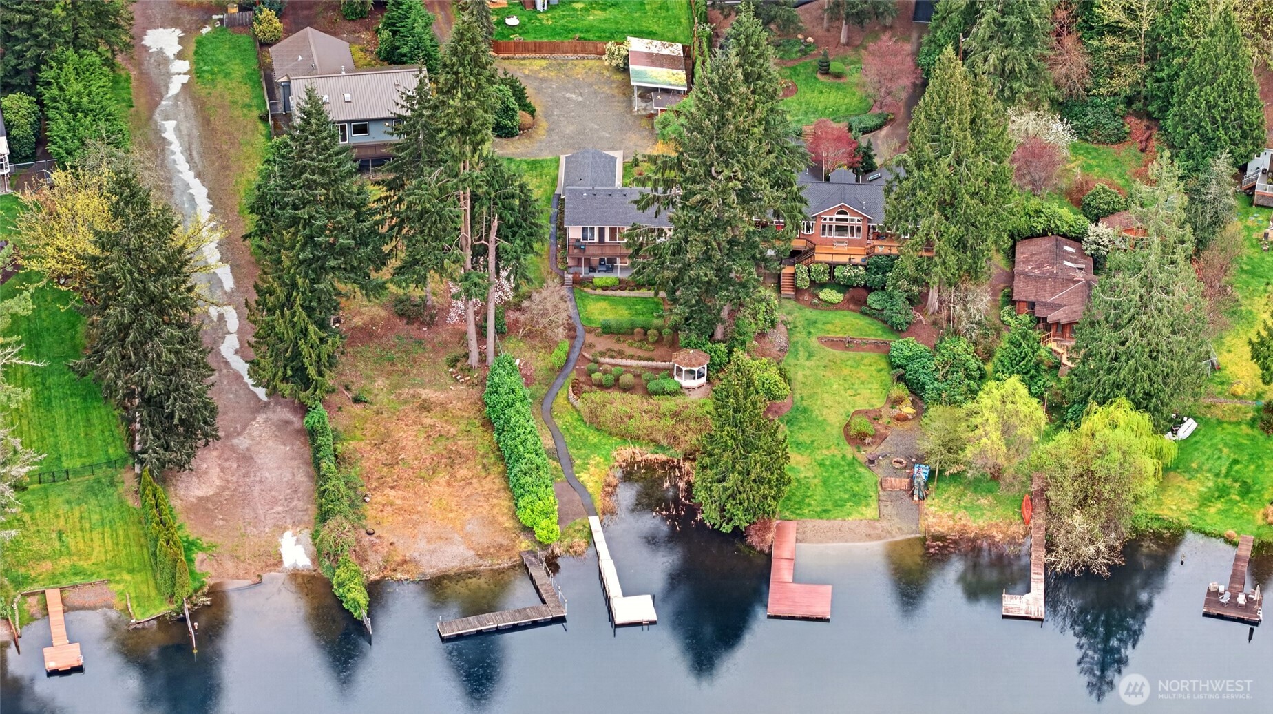 23330 E Echo Lake Road , Snohomish, WA 98296