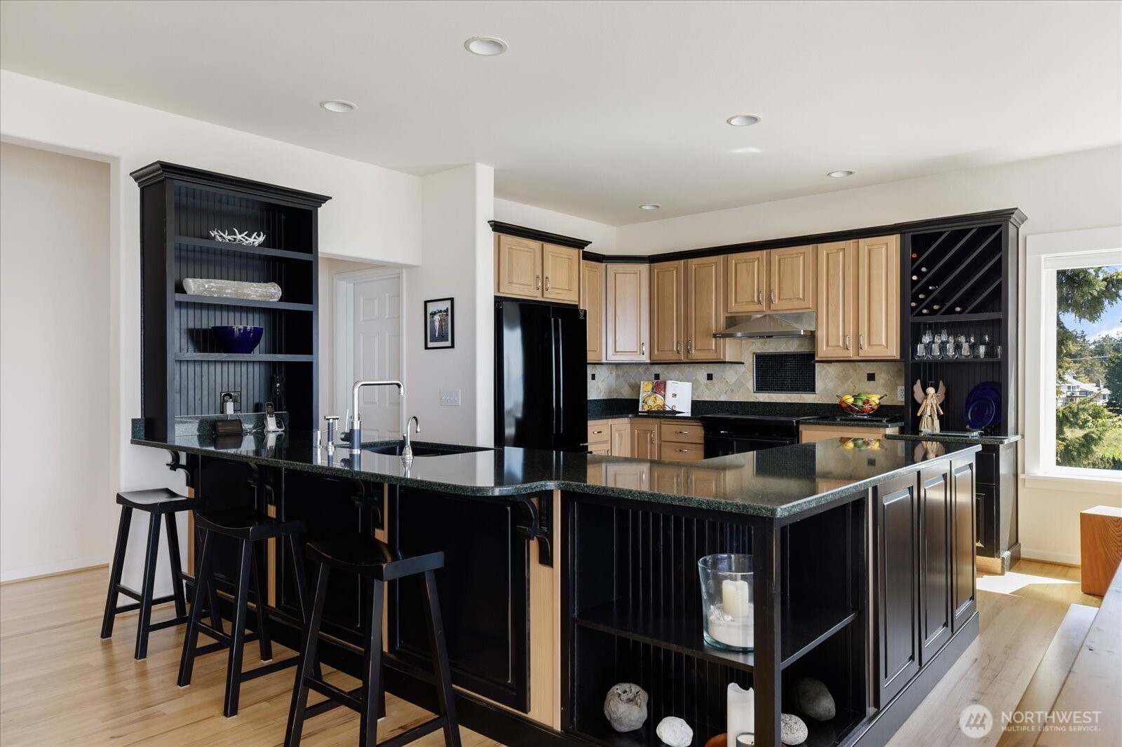 2029 West Beach Road , Oak Harbor, WA 98277