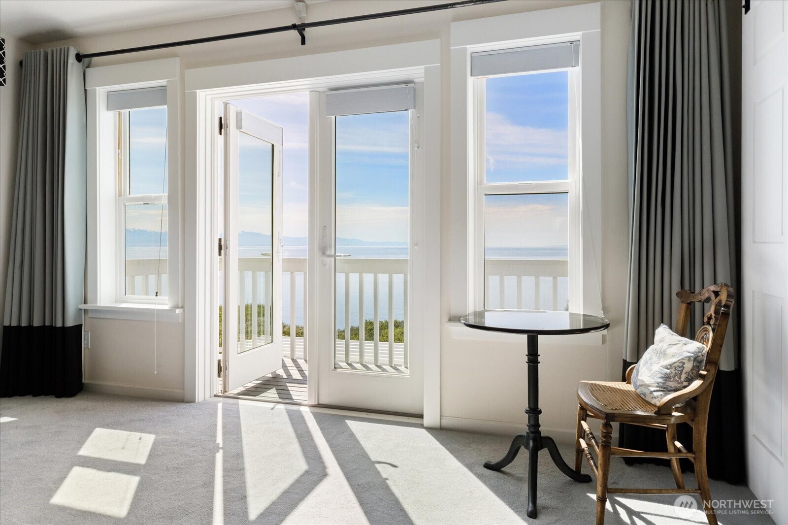 2029 West Beach Road , Oak Harbor, WA 98277