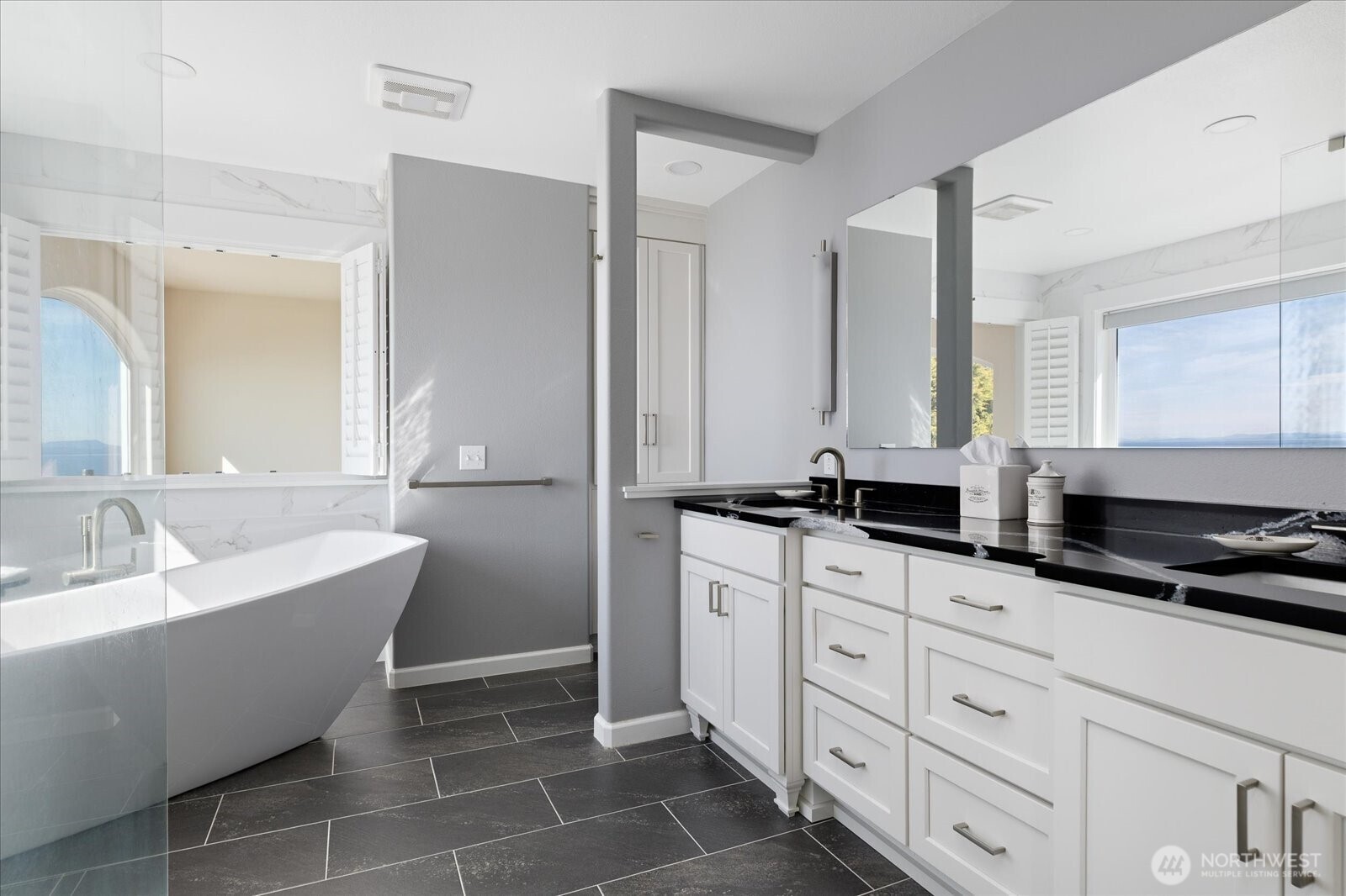 2029 West Beach Road , Oak Harbor, WA 98277