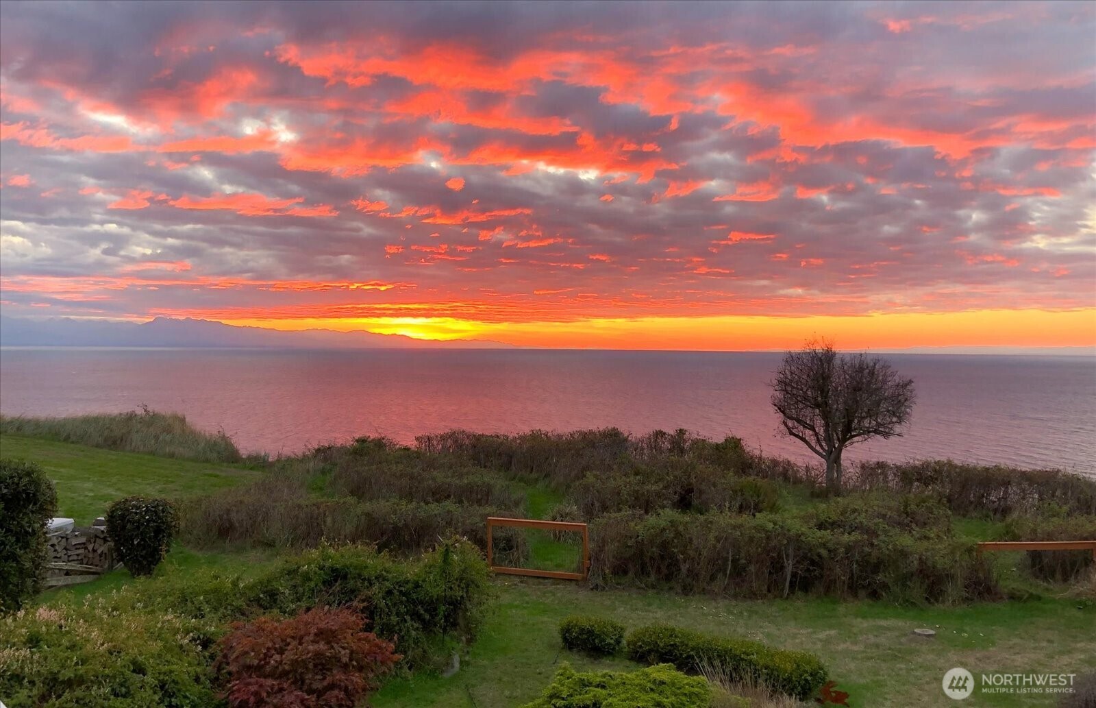 2029 West Beach Road , Oak Harbor, WA 98277