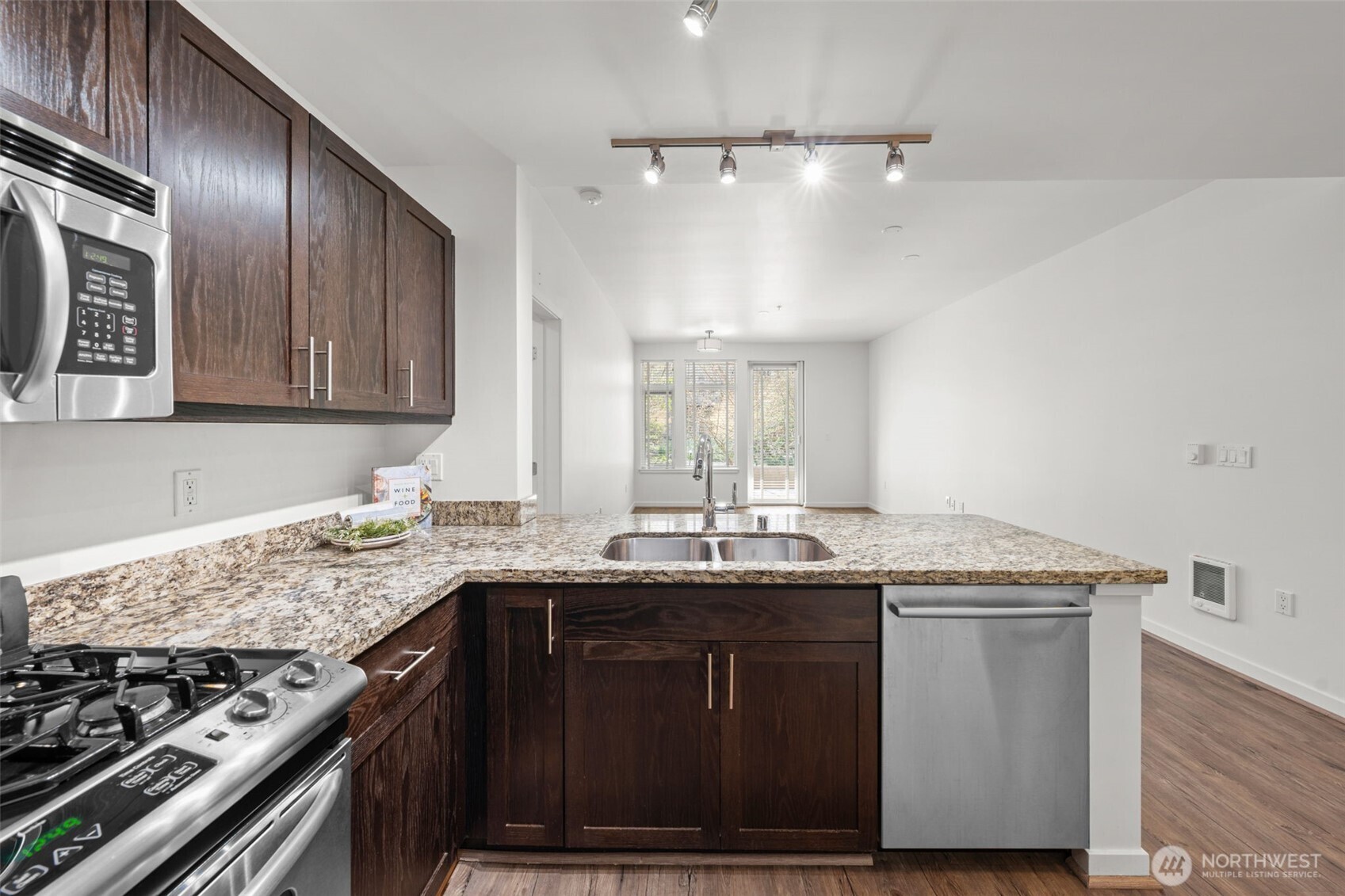 15100 6th Avenue SW #332, Burien, WA 98166