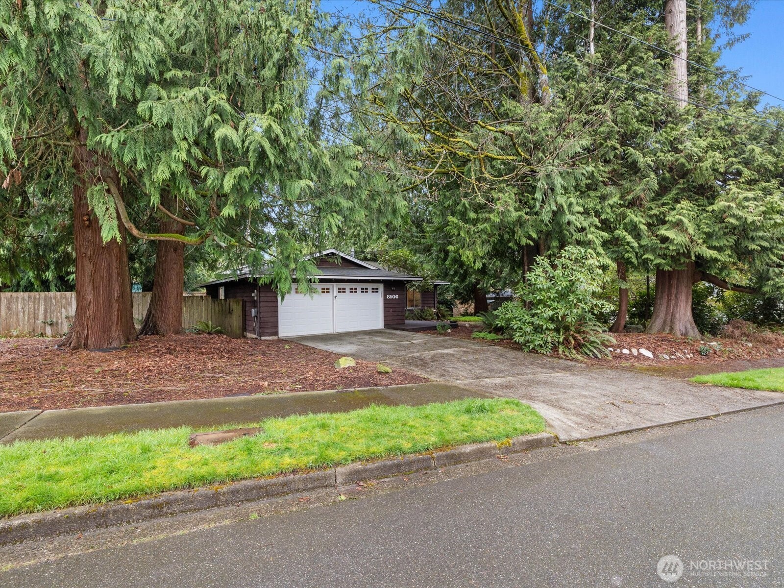8506 192nd Street SW, Edmonds, WA 98026