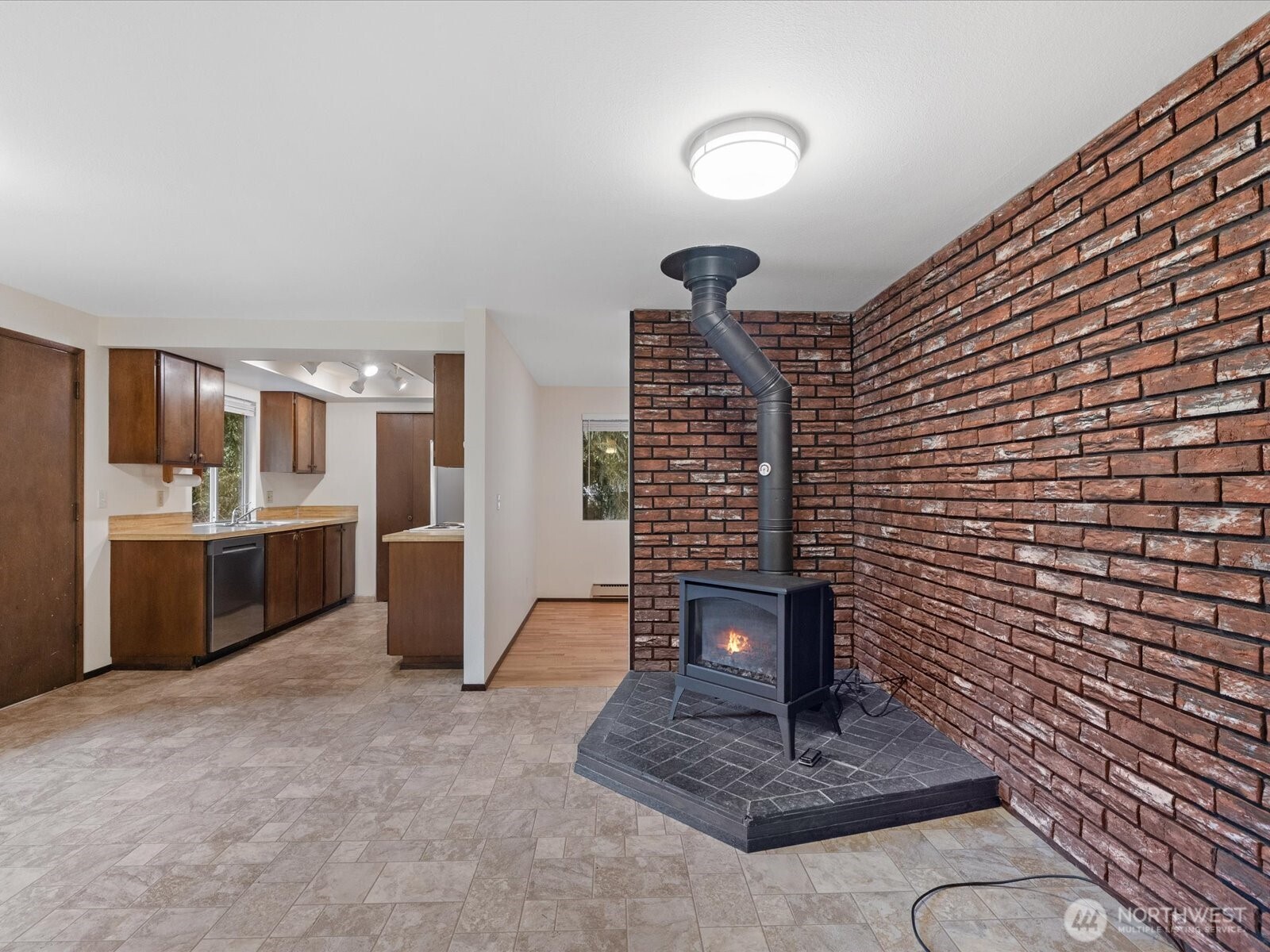 8506 192nd Street SW, Edmonds, WA 98026