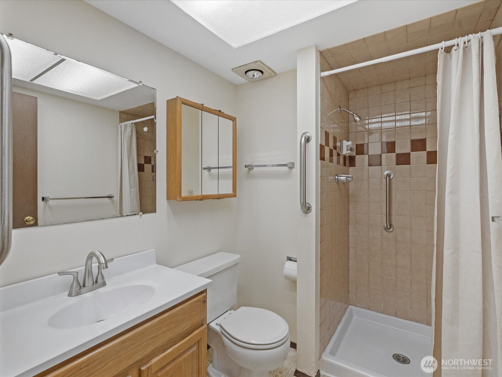 8506 192nd Street SW, Edmonds, WA 98026