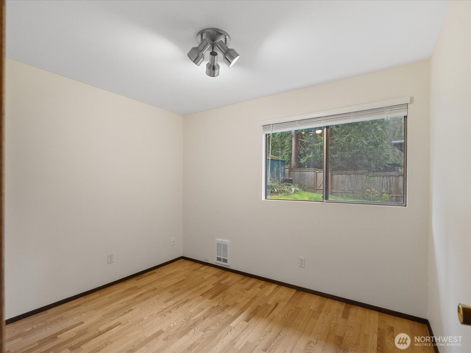 8506 192nd Street SW, Edmonds, WA 98026