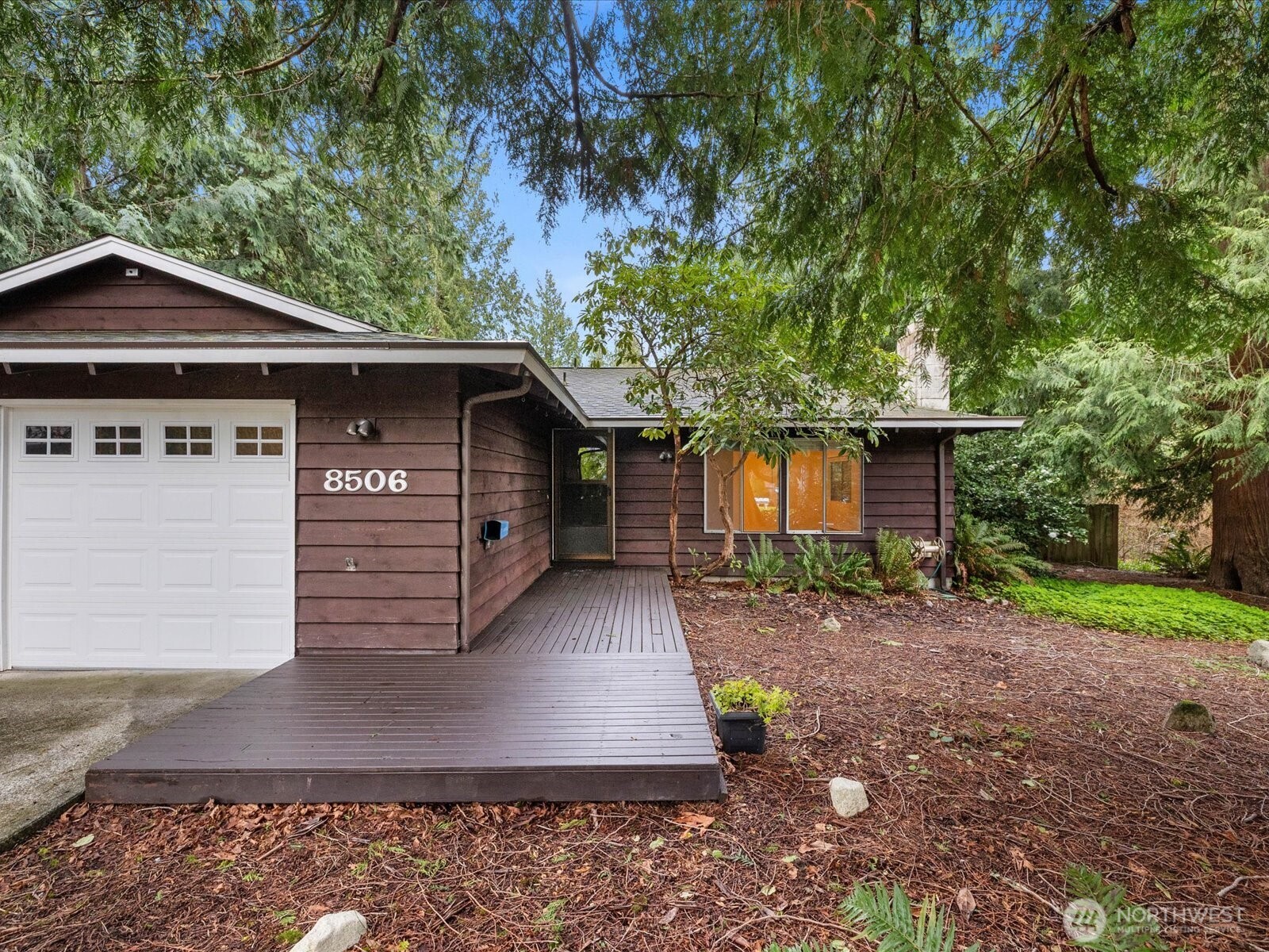 8506 192nd Street SW, Edmonds, WA 98026
