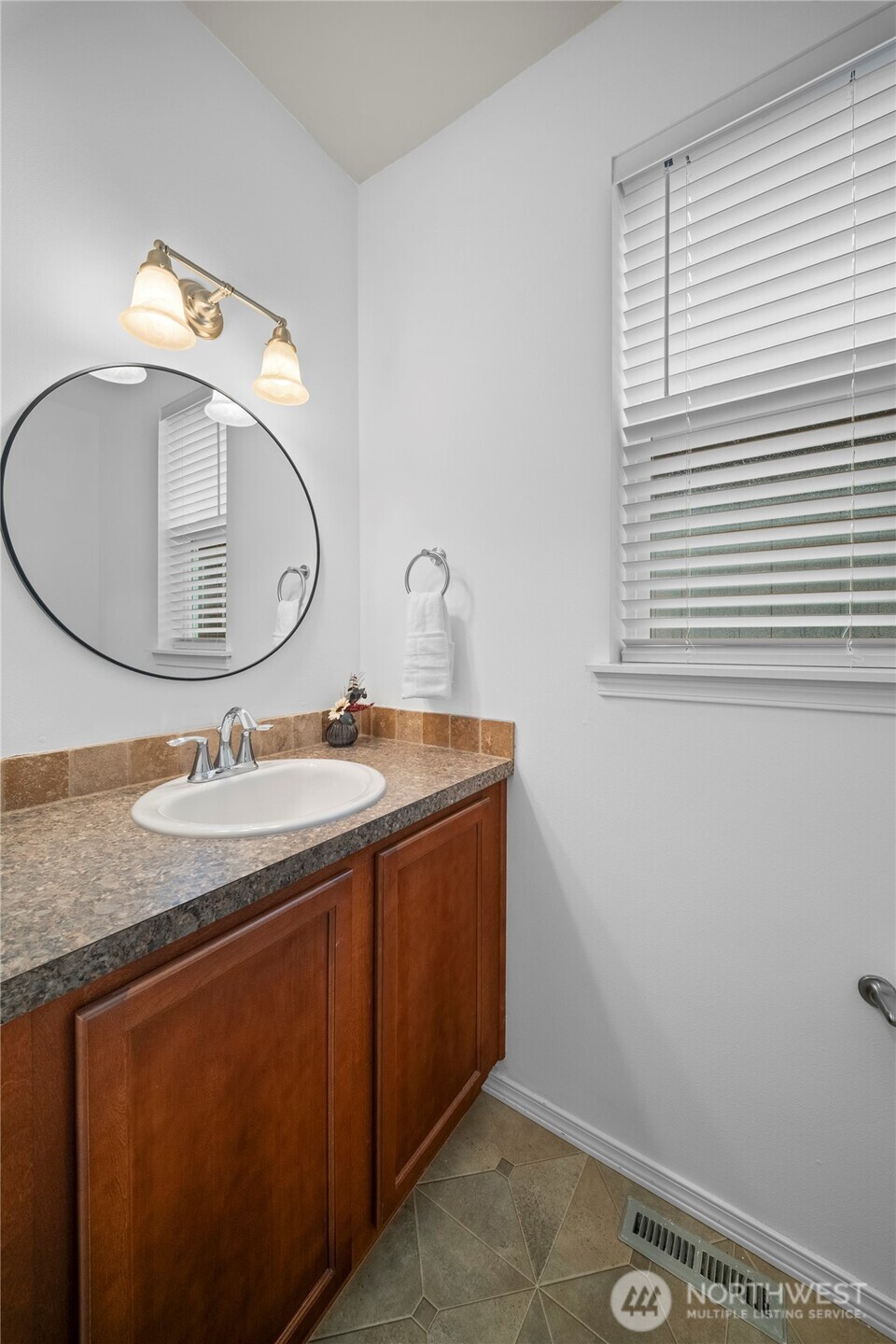 1404 77th Trail SE, Tumwater, WA 98501