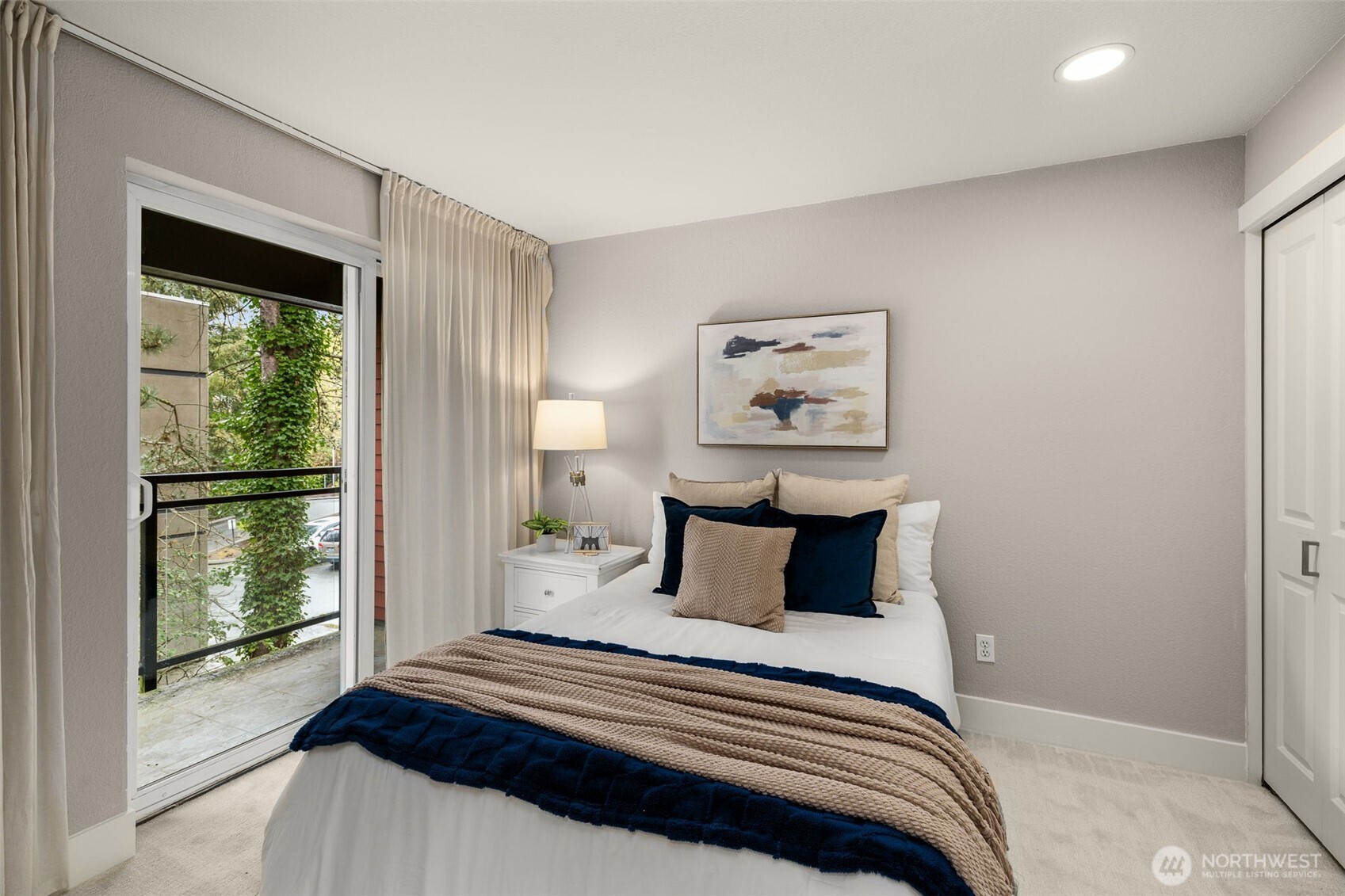 145 105th Avenue SE #25, Bellevue, WA 98004