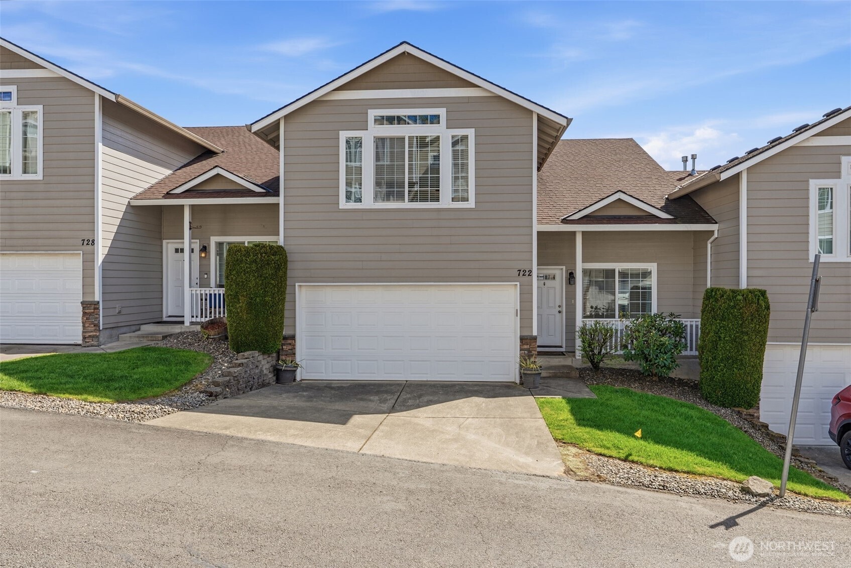 722 NW Meadow Ridge Lane , Camas, WA 98607