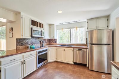 15028 245th Avenue SE, Issaquah, WA 98027 - Photo 3