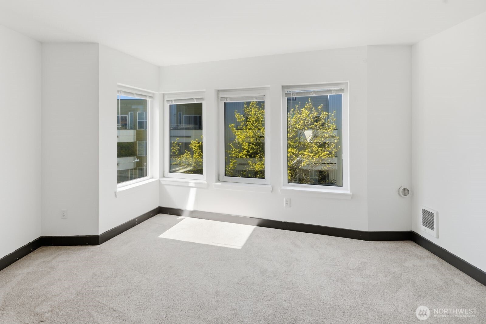 2440 Western Ave #509, Seattle, WA 98121