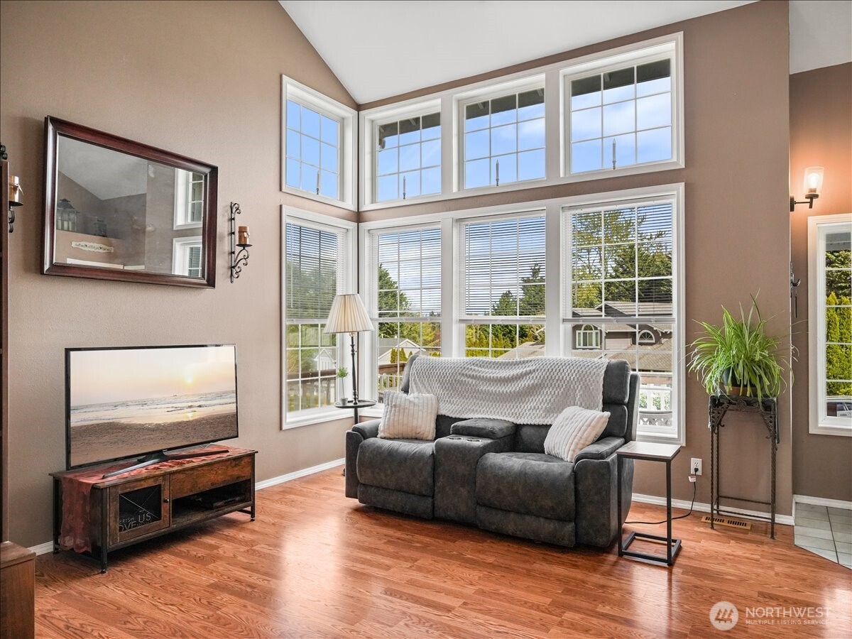 2518 18th Street SE, Puyallup, WA 98374